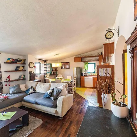 Apartment 2 Bedroom Lovely In Mastrinka
