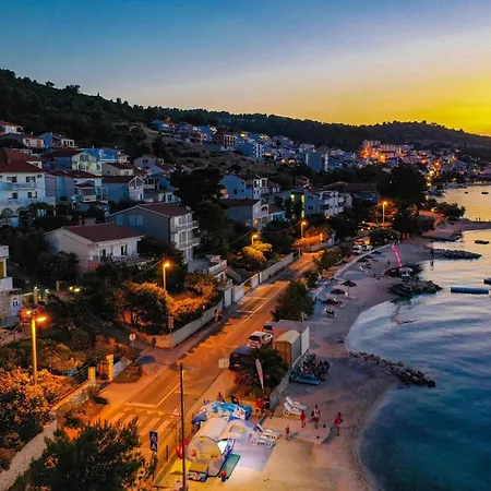 2 Bedroom Lovely In Mastrinka Apartamento *